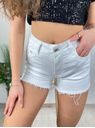 Džínové kraťasy s třepením dolního okraje nohavic bílé