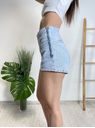 Džínové kraťasy s vysokým pasem a zipem na boku světle modré