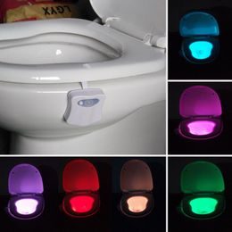 LED noční osvětlení na wc s pohybovým senzorem - 8 barev