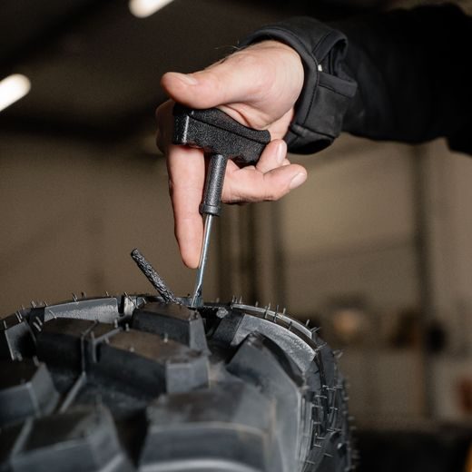 SHARK SADA NA LEPENÍ PNEUMATIK (TIRE REPAIR PLUG KIT)