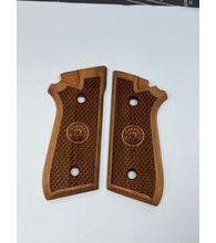 Střenky KSD Taurus PT-92, PT-99, PT-100, PT-101 s decocker ořech s logem