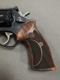 Střenky KSD Smith & Wesson K/L rám round butt Classic ořech