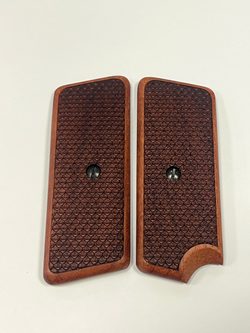 Střenky KSD Tokarev TT-33 s výřezem na očko rosewood