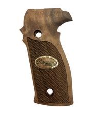 Střenky KSD Sig Sauer P226 ořech s bronzovým logem 4