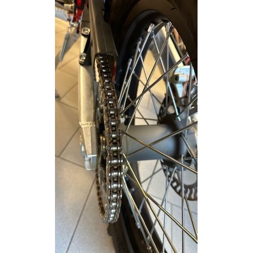 SWM RS 300 R EURO 4 WHITE/RED - PŘEDVÁDĚCÍ STROJ - 33KM - PLNÁ ZÁRUKA