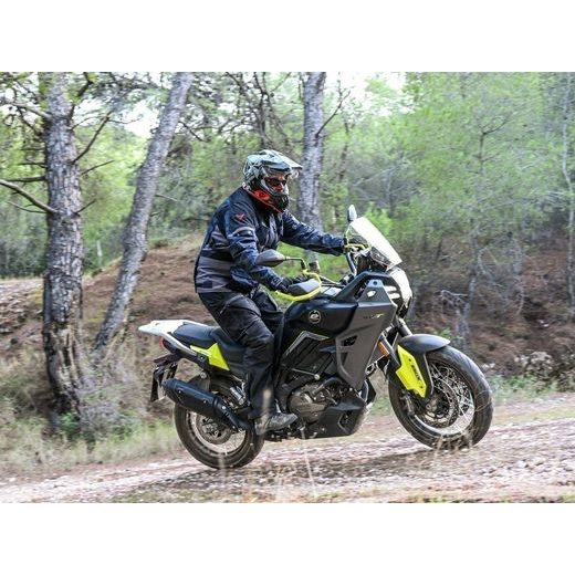 QJ MOTOR SVT 650 EURO 5 BLACK