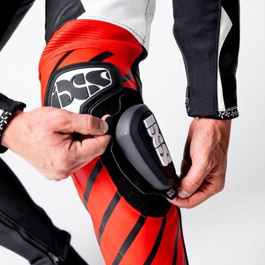 JEDNODÍLNÁ KOŽENÁ KOMBINÉZA IXS ACE 1.0 X2-229406 ČERNO-BÍLO-ČERVENÁ 106