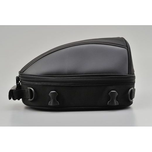 HENLYBEGINS BRAŠNA NA SEDADLO SPOLUJEZDCE OBJEM 6 L