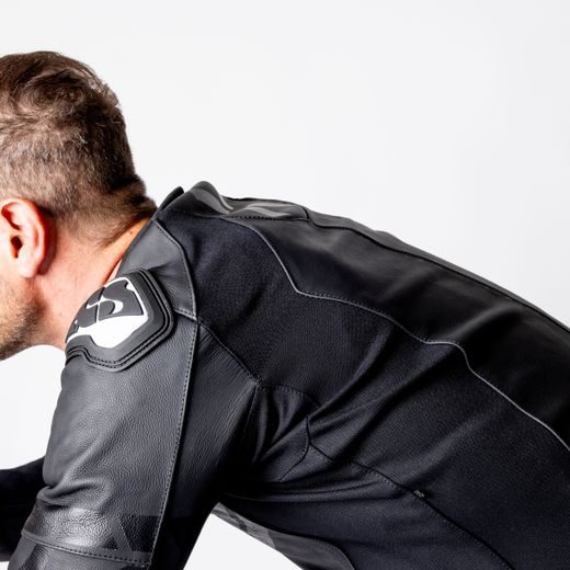 JEDNODÍLNÁ KOŽENÁ KOMBINÉZA IXS ACE 1.0 X2-229406 ČERNÝ 102