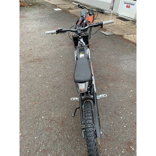 SUR-RON LIGHT BEE -X