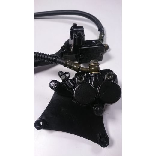 MAXON BRZDOVÁ PUMPA PŘEDNÍ S HADICÍ A TŘMENEM