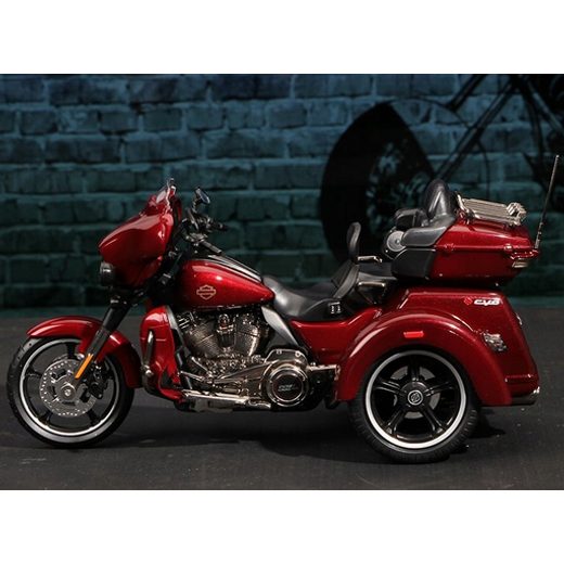 MAISTO HARLEY-DAVIDSON 2021 CVO TRI GLIDE RED 1:12