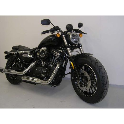 SWM CUSTOM V1200 - STORMBREAKER BLACK