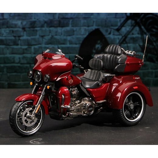 MAISTO HARLEY-DAVIDSON 2021 CVO TRI GLIDE RED 1:12