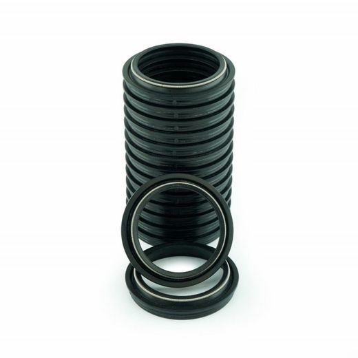 STÍRACÍ KROUŽEK PŘEDNÍ VIDLICE K-TECH WP DS-43-53 43.00X53.40X5.80/11.80MM