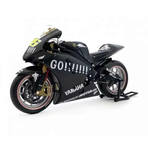 MAISTO YAMAHA YZR-M1 TEST PHILIP ISLAND 2004 VALENTINO ROSSI 46 1:18