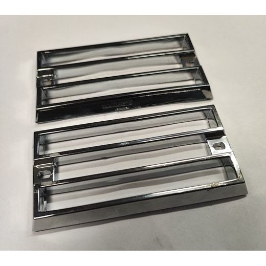 BB MŘÍŽKA KONCOVÉHO SVĚTLA PLAST 87X40 MM 1KS