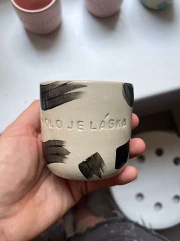 Espresso hrníček Kolo je láska - Brush Love Black