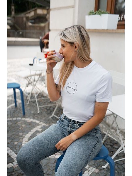 Tričko Yop Still Single - bílá