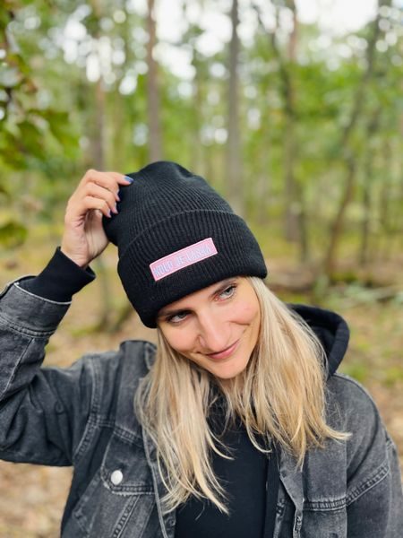 Zimní čepice Kolo je láska Pink Love - černá