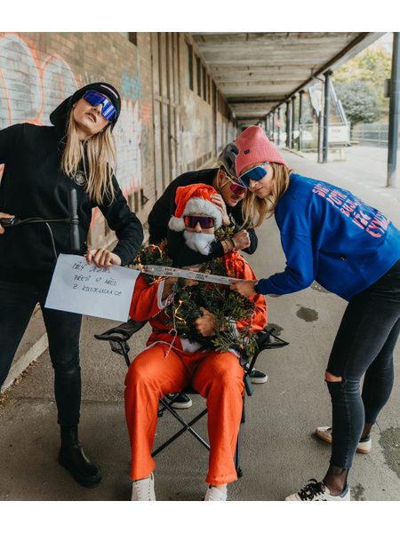 Prodloužené vrácení do 26.1.(standardně je do 6.1.))