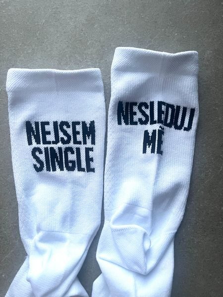Ponožky na běhání Kolo je Láska NEjsem Single - bílá