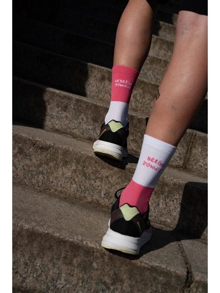 Ponožky na kolo Kolo je Neběžím pomalu, běžím zónu 2 - růžová