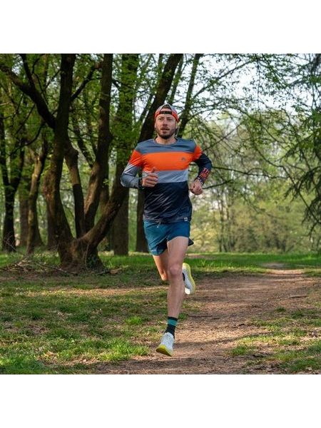 WildTee Běžecké triko COLORBLOK ORANGE - Modrá