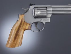S&W J Rám Square Butt - Smooth - GONCALO bez vybráni pro prsty