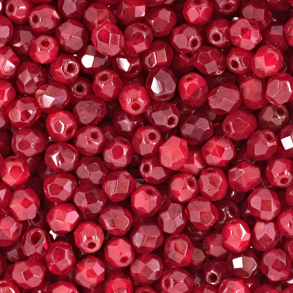 Manumi české broušené korálky 4 mm Opal Red - 45 ks