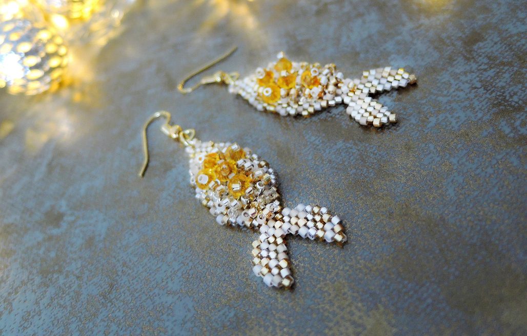 Návod na výrobu náušnic se zlatou rybkou