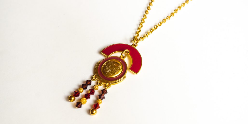 Náhrdelník se SWAROVSKI krystaly a OmegaCast přívěsky