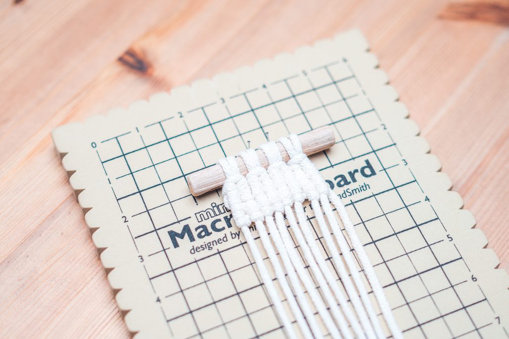 Návod na výrobu základního uzle - gobelínový uzel