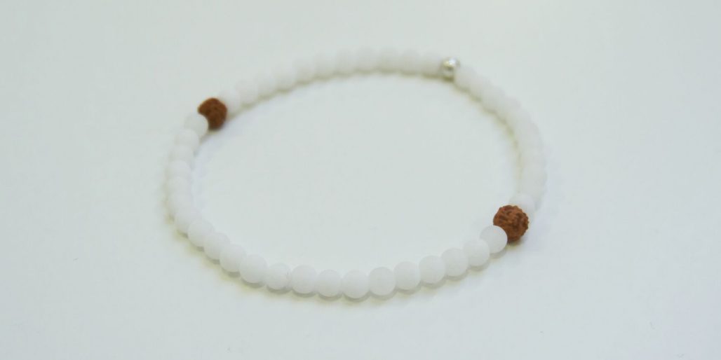 Návod na výrobu pánského náramku s minerály a rudrakshou 1