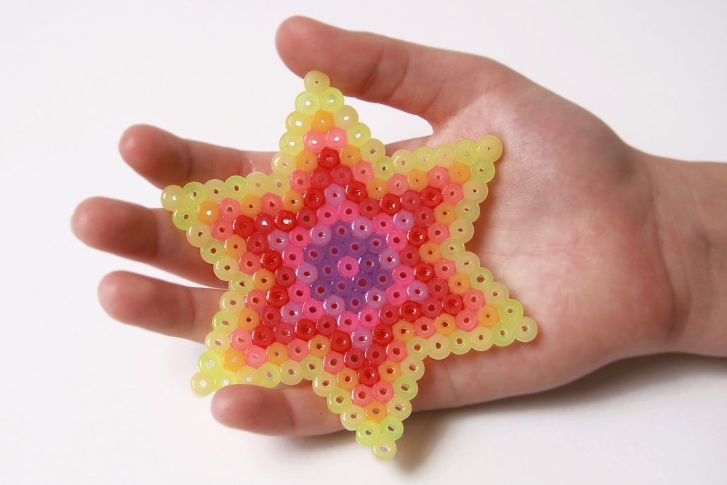 Návod na výrobu hvězdičky ze zažehlovacích korálků