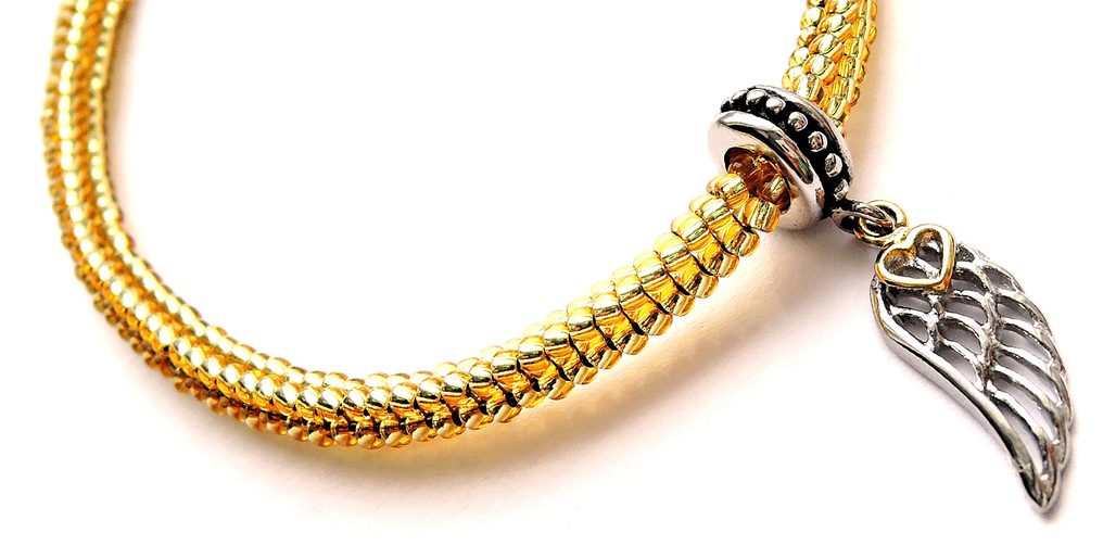 Návod na výrobu Herringbone velkodírkového náramku