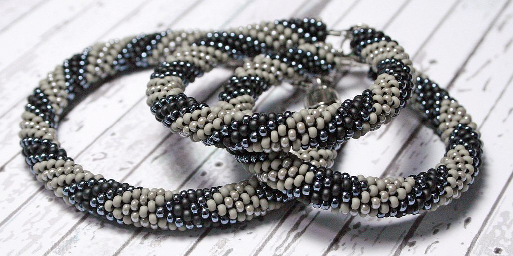 Návod na výrobu sady šperků z háčkovaných dutinek