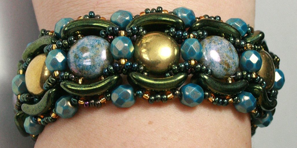 Návod na výrobu elegantního náramku z PRECIOSA Bow™