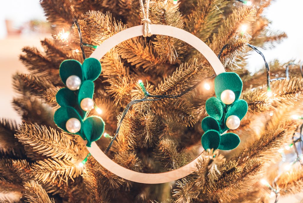 Návod na výrobu věnečku s filcovým jmelím