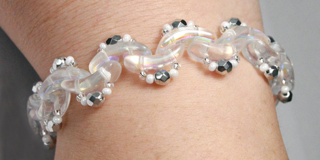 Návod na výrobu copánku z PRECIOSA Bow™