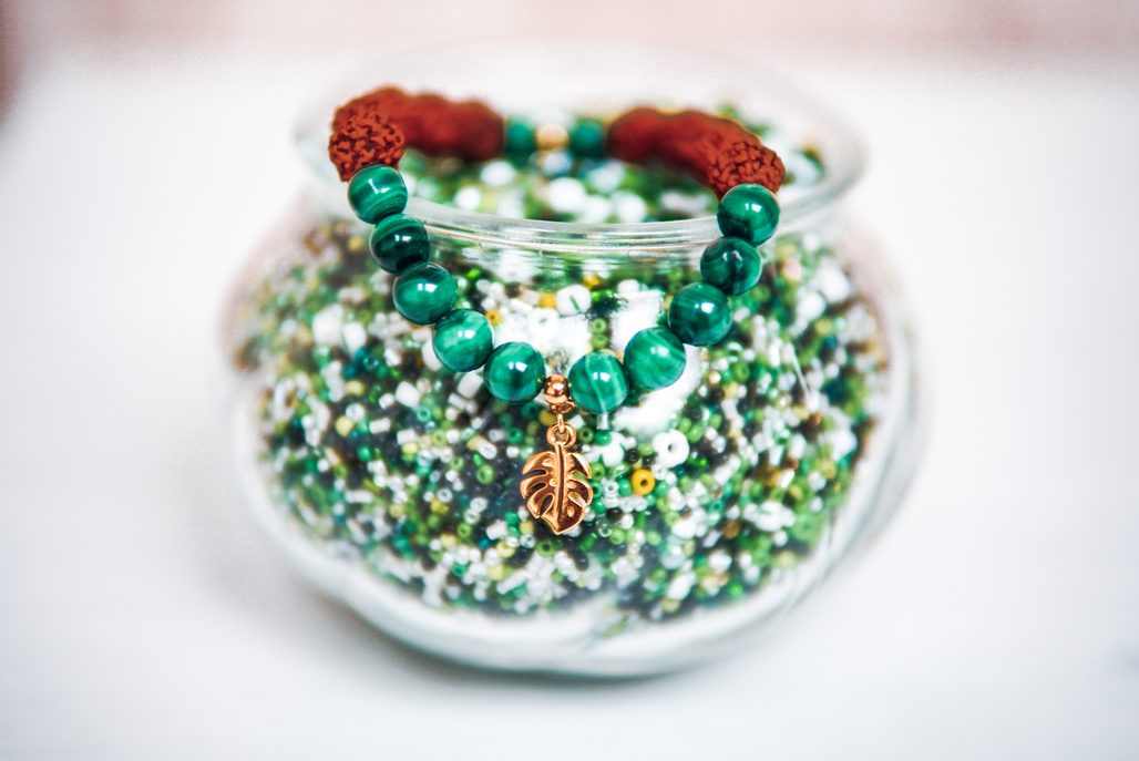 Návod na výrobu náramku s malachitem