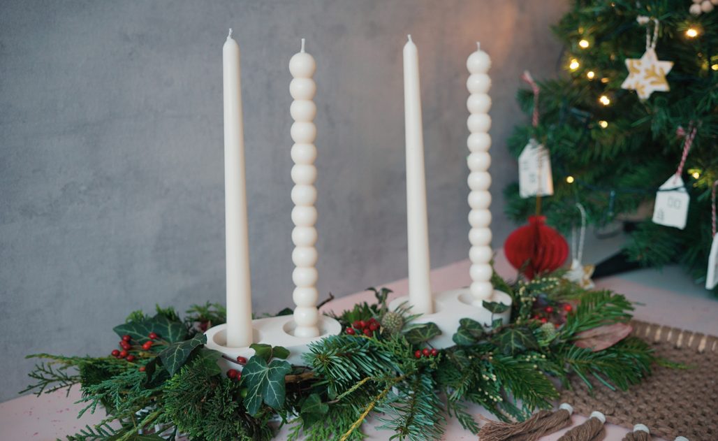 Adventní svícen z Jesmonite se svíčkami