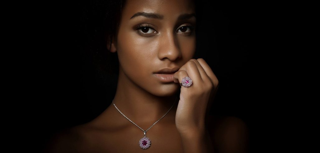 Společnýma rukama - autorky: Julie oXo‘s Piliarová