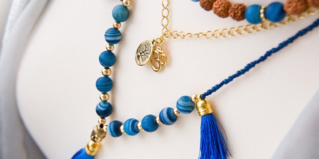 Návod na výrobu náhrdelníku s Rudrakshou