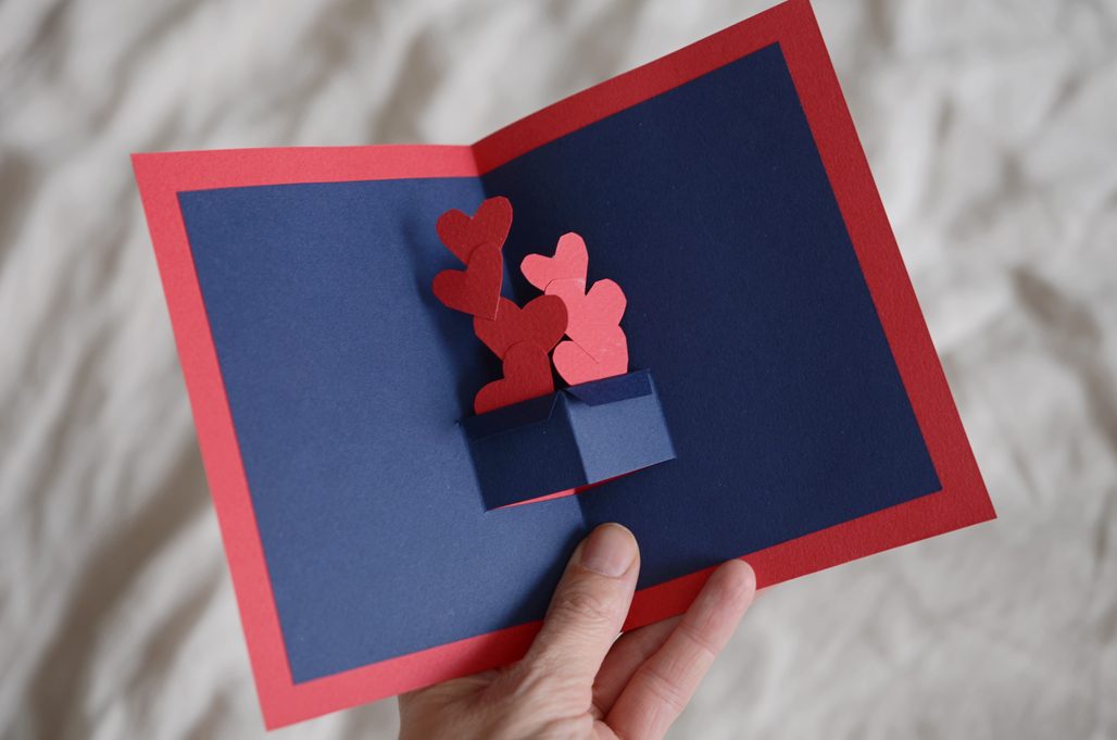 Návod na výrobu srdíčkového 3D blahopřání ke svatbě