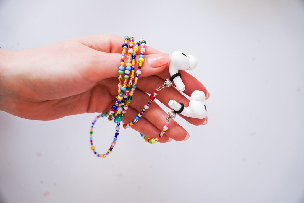 Návod na výrobu korálkové šňůrky na sluchátka