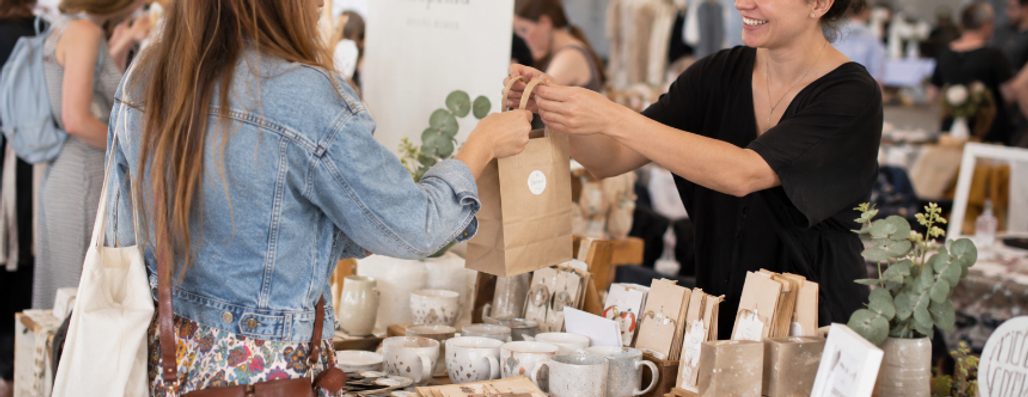 Když se z koníčku stane značka: svět handmade tržišť a design marketů