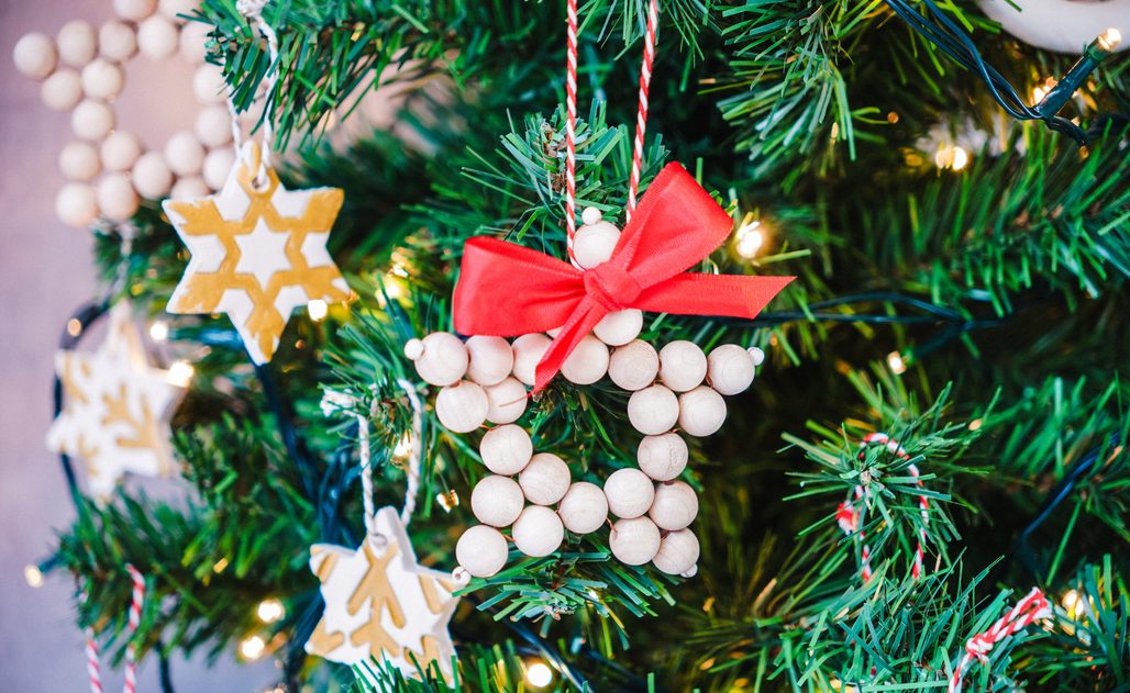 Návod na výrobu hvězdičky z dřevěných korálků