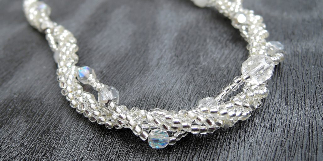 Návod na výrobu náhrdelníku Duhová tříšť