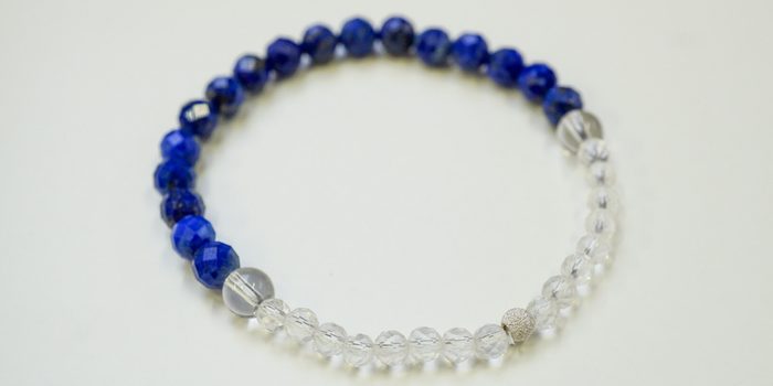 Návod na výrobu náramku z křišťálu a lapis lazuli